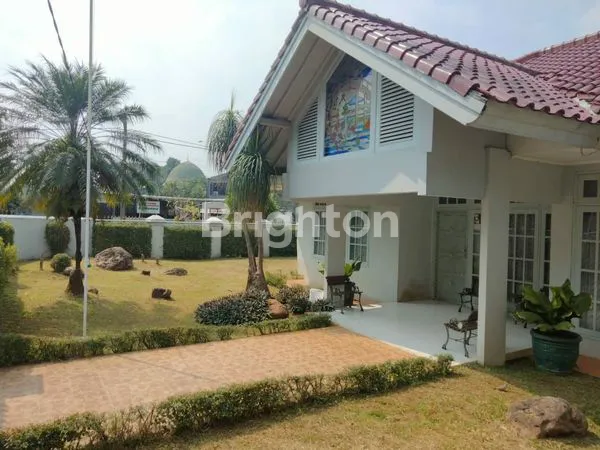 image RUMAH BESAR DENGAN HALAMAN BESAR DI KAWASAN ELITE JL PEMUDA KOTA BOGOR (3)