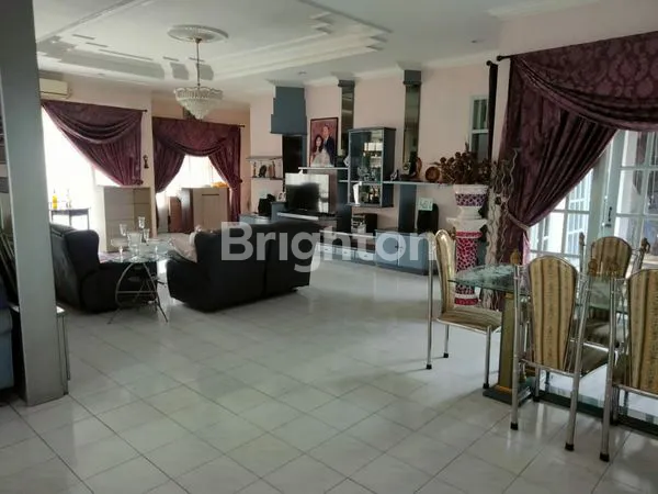 image RUMAH BESAR DENGAN HALAMAN BESAR DI KAWASAN ELITE JL PEMUDA KOTA BOGOR (5)