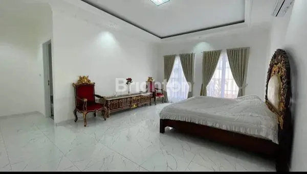 image RUMAH DESAIN AMERICA CLASSIC BARU MURAH DI SUVARNA SUTERA CIKUPA (6)