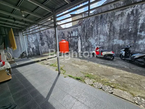 image RUMAH 1 LANTAI DENGAN HALAMAN LUAS DI BALIKPAPAN BARU (3)