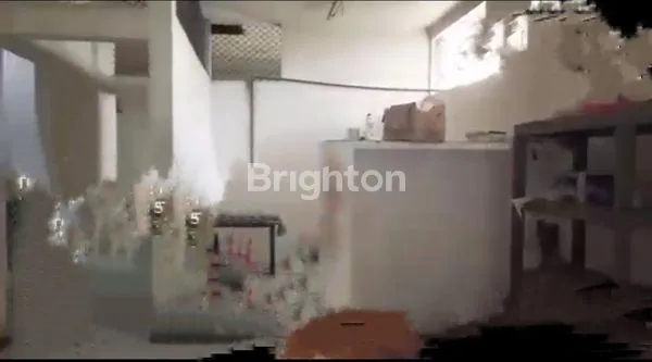 image RUMAH TEMPAT USAHA 1,5 LANTAI LOKASI  DI TENGAH KOTA (6)