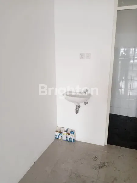 image DISEWAKAN RUKO  3 LANTAI JL. GRESIK KOMPLEK HARBOUR SURABAYA (7)