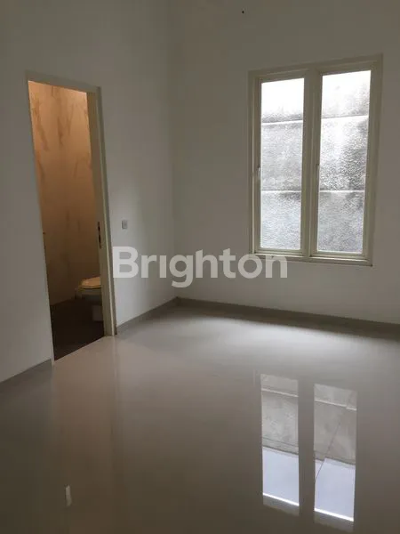 image RUMAH BARU 2LANTAI GAYUNGSARI SURABAYA (7)