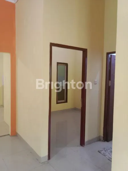 image DISEWAKAN RUMAH DEKAT KAMPUS (2)