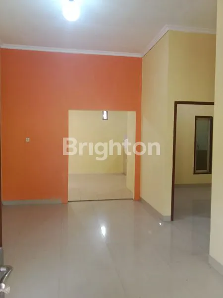 image DISEWAKAN RUMAH DEKAT KAMPUS (4)