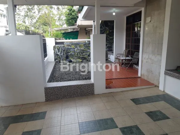 image RUMAH 2 LANTAI DAN 2 CARPORT DALAM KOMPLEK ONE GATE SYSTEM DI KEMBANGAN BARU (1)