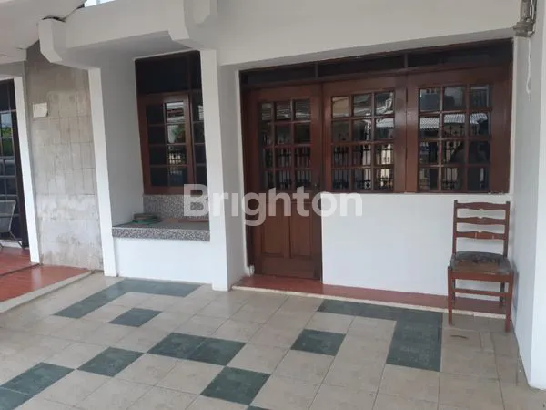 image RUMAH 2 LANTAI DAN 2 CARPORT DALAM KOMPLEK ONE GATE SYSTEM DI KEMBANGAN BARU (2)