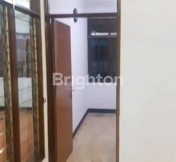 image RUMAH 2 LANTAI DAN 2 CARPORT DALAM KOMPLEK ONE GATE SYSTEM DI KEMBANGAN BARU (6)