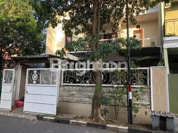 image RUMAH DI SIMPANG DARMO SELATAN (1)