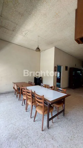 image DIJUAL RUMAH LAMA AREA GUNUNG GUNUNG DEKAT DENGAN JALAN RAYA IJEN MALANG (2)