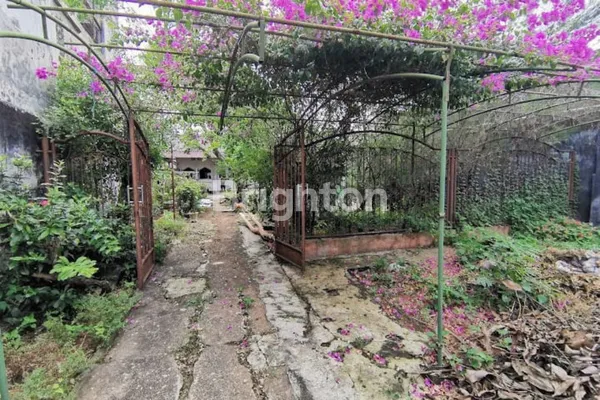 image JUAL RUMAH COCOK UNTUK USAHA DI JALAN BRIGEN SLAMET RIYADI MALANG (5)