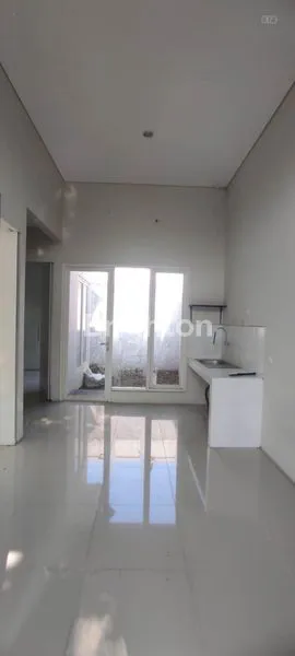 image RUMAH GREENHILL CITRALAND UTARA SURABAYA  (2)