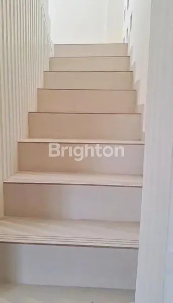 image RUMAH MEWAH BERSIH TERAWAT SIAP HUNI DALAM CLUSTER PERUMAHAN ELIT SEPINGGAN PRATAM (7)