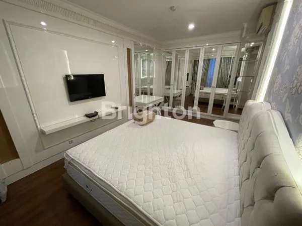 image THE VIA APARTEMENT FULL FURNISH MEWAH CIPUTRA WORLD MALL DEKAT RAYA DARMO TOL SATELIT HR MUHAMMAD MAYJEND SUNGKONO  (4)
