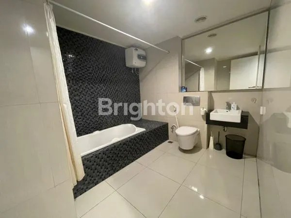 image THE VIA APARTEMENT FULL FURNISH MEWAH CIPUTRA WORLD MALL DEKAT RAYA DARMO TOL SATELIT HR MUHAMMAD MAYJEND SUNGKONO  (6)
