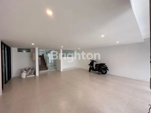 image RUMAH SULTAN GRAHA FAMILI DEKAT PAKUWON, WIYUNG, LONTAR, GUNUNGSARI (3)