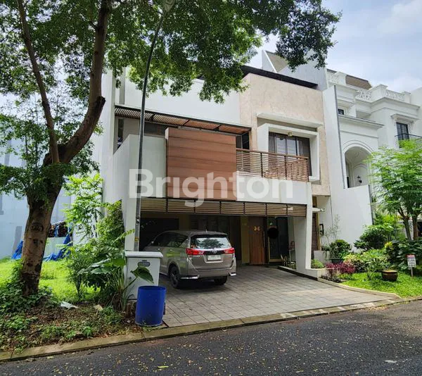 image RUMAH LUAS 3 LANTAI DENGAN KOLAM RENANG PRIBADI DI LOKASI ASRI ALAM SUTERA (1)