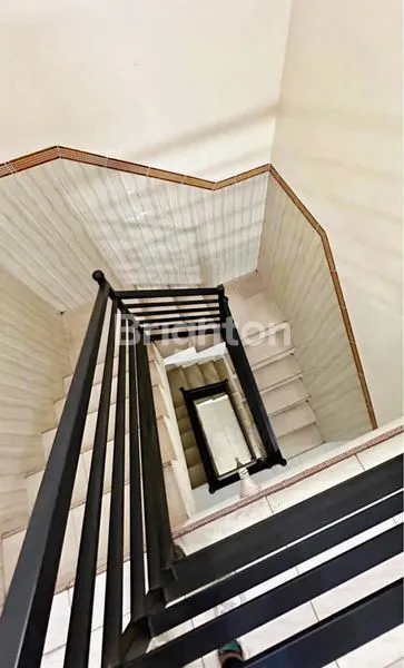 image RUMAH KOST 27 KAMAR STRATEGIS KEPANJEN  (3)