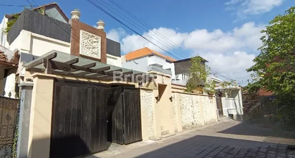 image RUMAH 2 LANTAI STYLE MODERN DI DEKAT SESETAN (1)