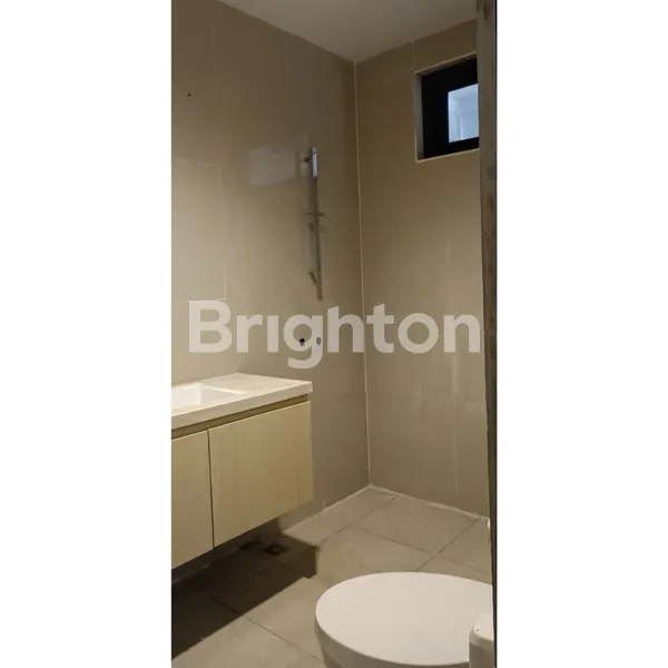 image RUMAH 2 LANTAI STYLE MODERN DI DEKAT SESETAN (7)