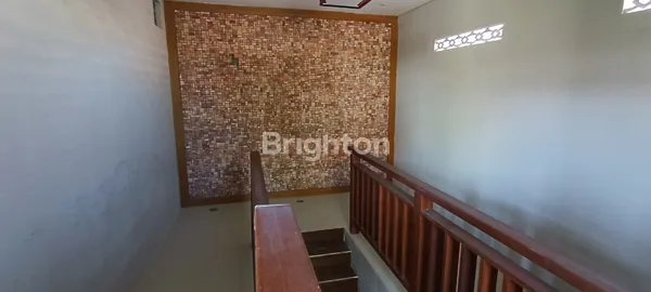 image RUMAH 2 LANTAI STYLE MODERN DI DEKAT SESETAN (8)