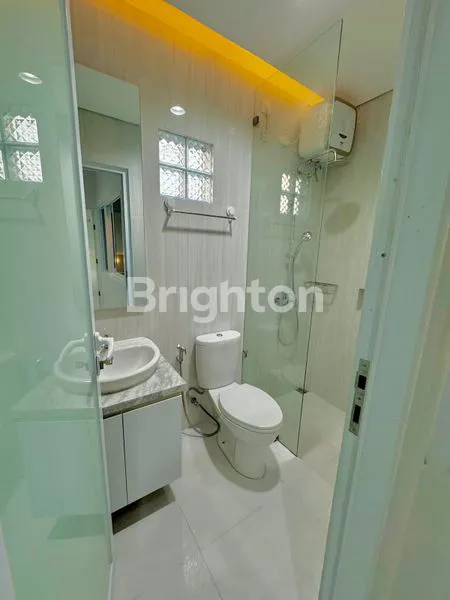 image RUMAH 2 LANTAI FULL FURNISHED CLUSTER EKSLUSIF MODERN COLOMADU (7)