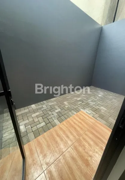 image RUKO BARU 3 LANTAI BSD TURUN HARGA BISA GANDENG ADA BALKON LOKASI HADAP JALAN (3)