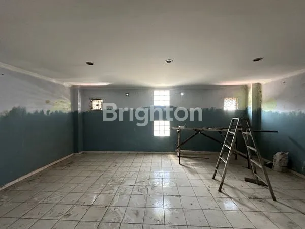 image RUKO 3 LANTAI MURAH DAERAH STRATEGHIS PUSAT BISNIS UTAMA LAWEYAN SOLO (3)