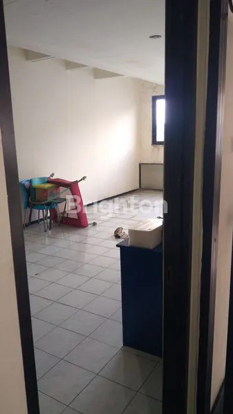 image BANGUNAN KOMERSIAL STRATEGIS DI RAYA KERTAJAYA (7)