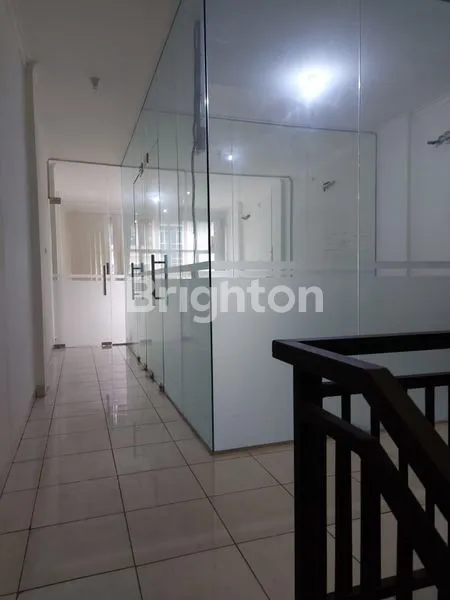 image RUKO CITYWALK GRAND PALM RESIDENCE DURI KOSAMBI JAKARTA BARAT 3 LANTAI TERLETAK DI AREA BISNIS KOMERSIAL DAN PUSAT KERAMAIAN. (5)