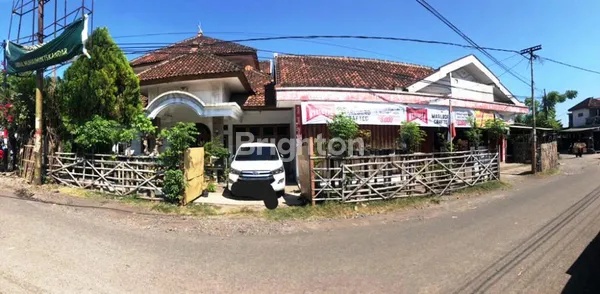 RUMAH + TOKO DI JL KYAI SEKAR LECES PROBOLINGGO