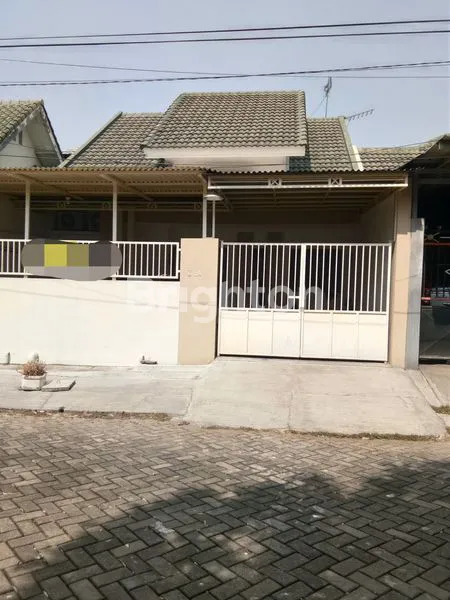 image RUMAH SIAP HUNI, TERAWAT,  TERLETAK  TENGAH KOTA DI EXIT TOL SIDOARJO, , TIDAK BANJIR, PADAT PENDUDUK, PERUM ELIT, DEKAT LIPPOMALL, SUINCITY, PERBANKAN, RS DLL (1)
