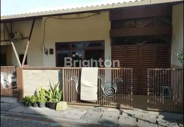 image RUMAH DI JALAN KEDINDING TENGAH SEKOLAHAN, DEKAT KENJERAN, KALILOM, KEDUNGCOWEK SURABAYA (1)