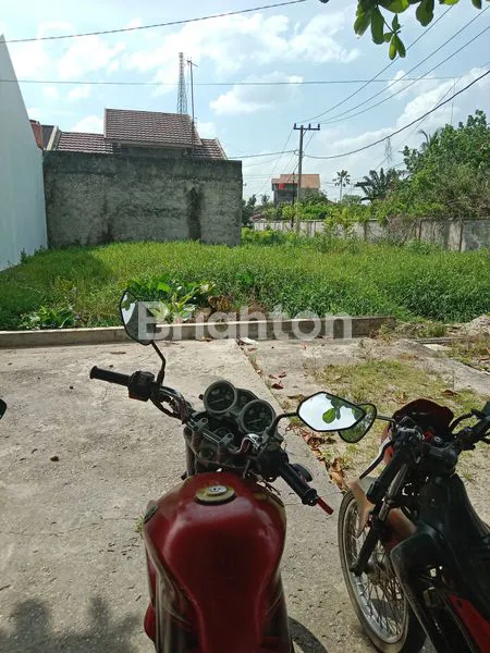 image TANAH DALAM KOMPLEK PERUMAHAN MEWAH (1)