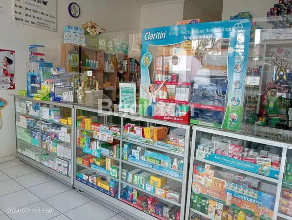 image MARGOREJO, PADAT PENDUDUK, NGANTONG BELAKANG, RUMAH USAHA LEBAR 6, SURABAYA (2)