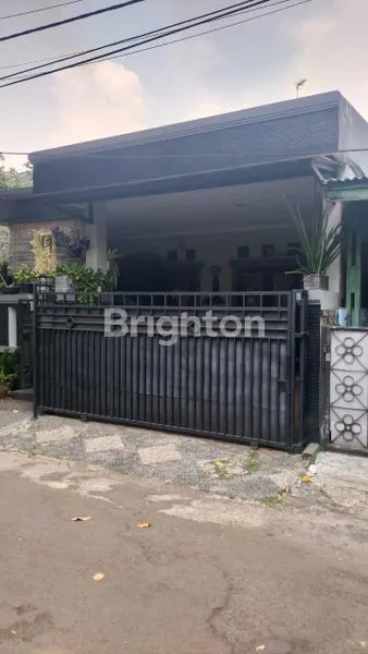 image RUMAH RAPIH DI LINGKUNGAN ASRI LIMUS, CILEUNGSI, BOGOR (1)