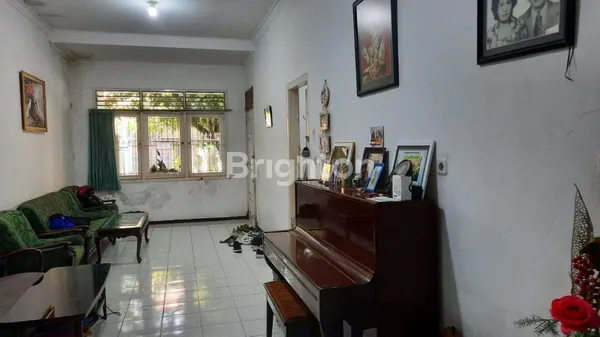 image RUNGKUT ASRI BARAT, LOKASI STRATEGIS, ROW JALAN LEBAR, AKSES DEKAT MERR. (5)