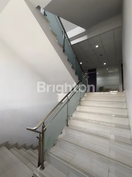image GEDUNG KANTOR DI GROGOL JAKARTA BARAT COCOK JUGA JADI HOTEL (4)