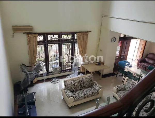 image RUMAH SECOND TERAWAT DI VILA BUKIT MAS SURABAYA BARAT (6)