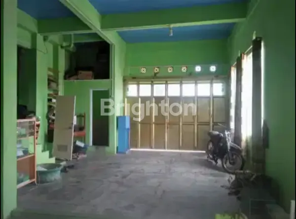 image JUAL SEGERA RUMAH DENGAN LOKASI STRATEGIS (4)