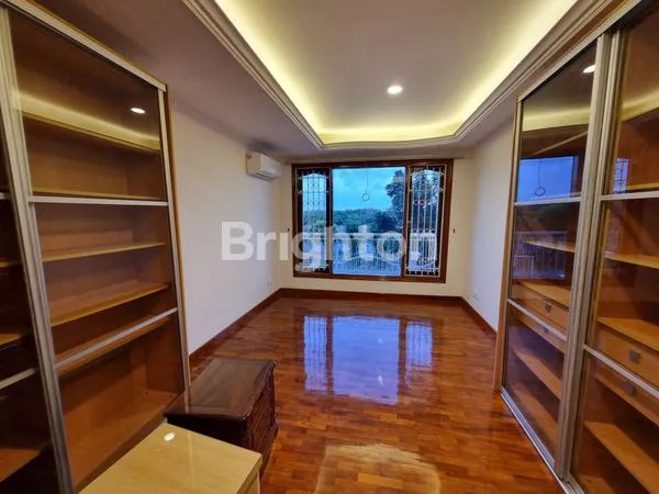 image MEWAH! RUMAH ISTANA ALA EROPA CLASSIC DEKAT PAKUWON CITY SURABAYA TIMUR (8)