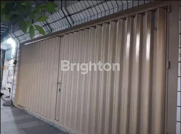 image RUKO 3 LANTAI DI JALAN TEMBAAN, SURABAYA. DEKAT PASAR TURI, PGS (PUSAT GROSIR SURABAYA), RADEN SALEH, BUBUTAN, DUPAK GROSIR, STASIUN PASAR TURI, TUGU PAHLAWAN, PINTU TOL KE GRESIK DAN MALANG  (2)