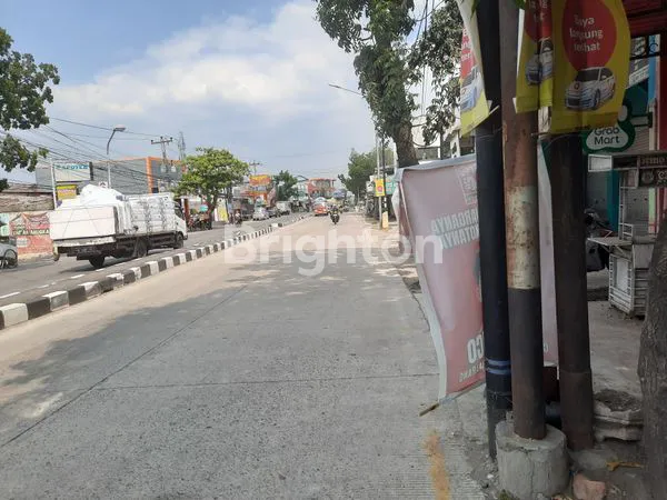 image RUMAH JL RAYA WOLTER MONGINSIDI (2)