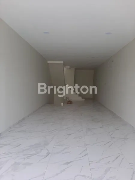 image RUKAN 4.5 LANTAI BANGUNAN BARU DI JELAMBAR (5)