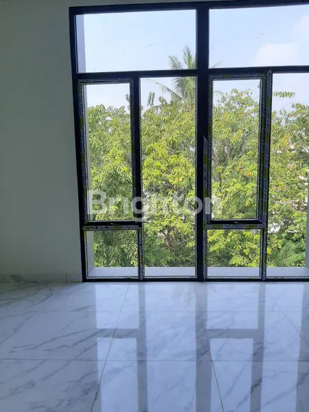 image RUKAN 4.5 LANTAI BANGUNAN BARU DI JELAMBAR (6)