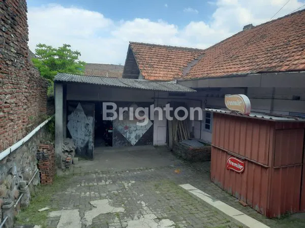 image RUMAH JALAN RAYA KEDUNGMUNDU (2)