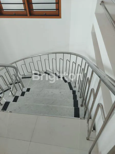 image RUMAH KOMERSIAL RAYA DARMO PERMAI (6)