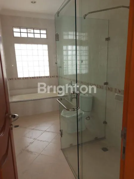 image RUMAH KOMERSIAL RAYA DARMO PERMAI (8)