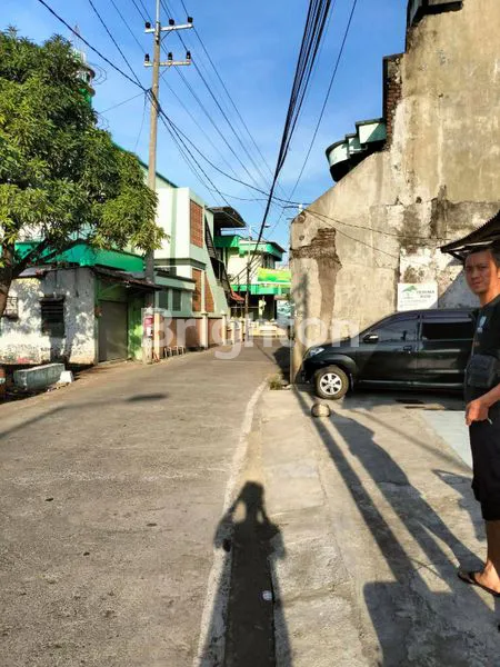 image TANAH ADA BANGUNAN MEPET RAYA WARU LOKASI STRATEGIS (3)