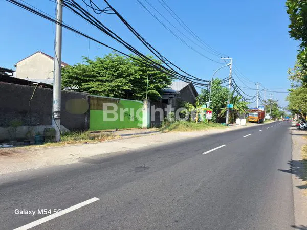 image GUDANG LUAS 700 M² PINGGIR JALAN BESAR DI LANGENHARJO (1)